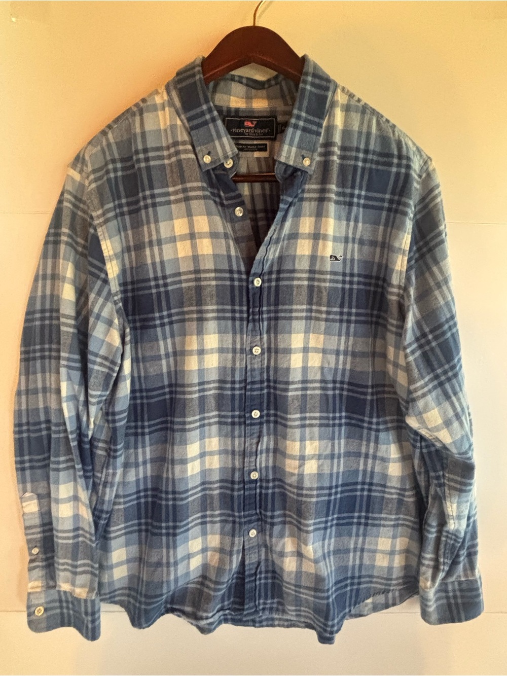 Vineyard Vines Light and Navy Blue Plaid Button-Down slim fit flannel Shirt